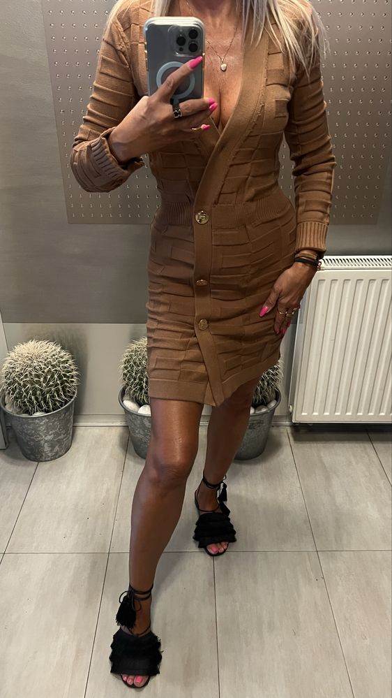 Elisabetta Franchi dzianinowa logowana sukienka oryginalna XS S