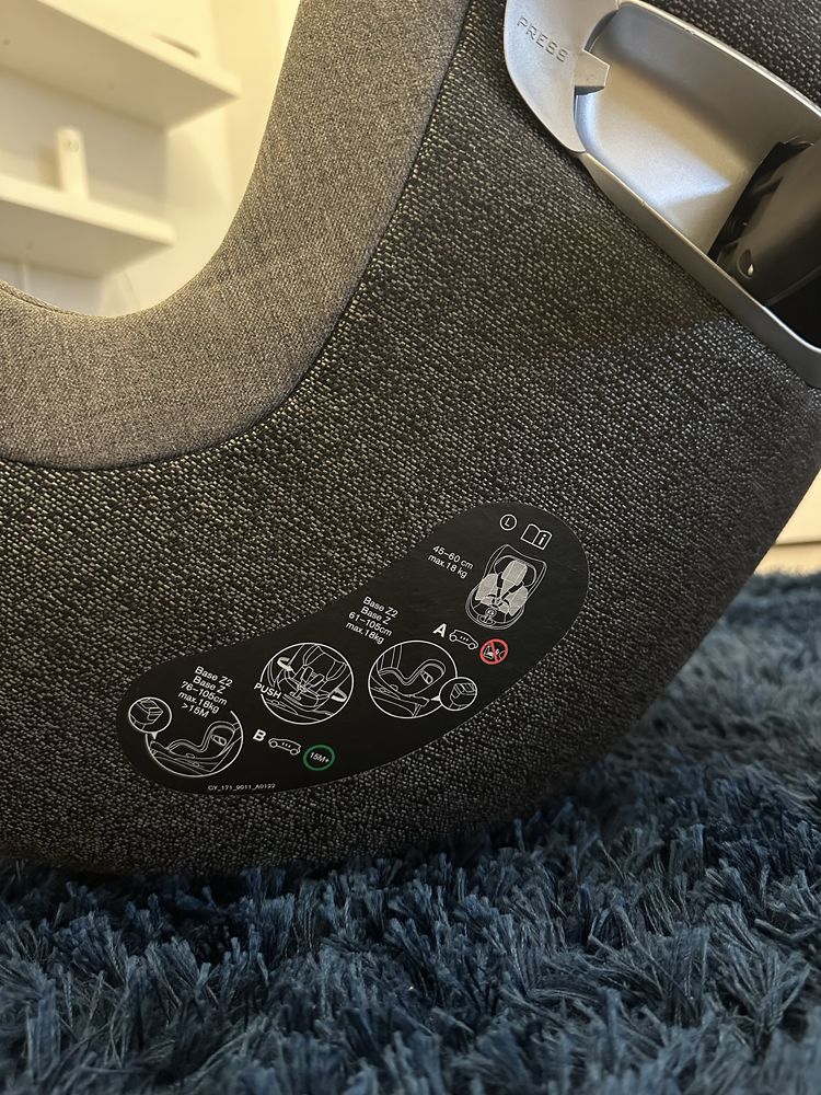 Cadeira Cybex Auto Sirona T i-Size + Base Isofix T-Black