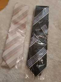 Nowe krawaty w opakowaniu
