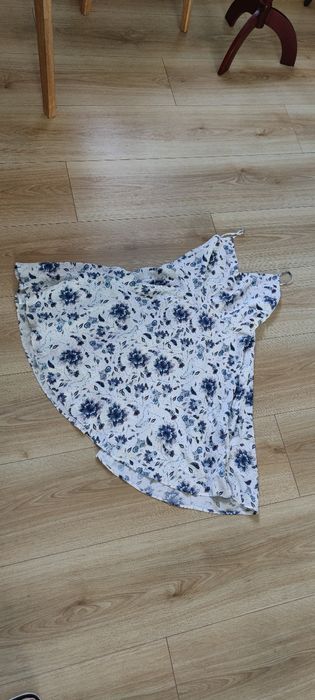 Śliczna letnia sukienka w kwiatuszki M/38/10 GAP 100% wiskoza viscose