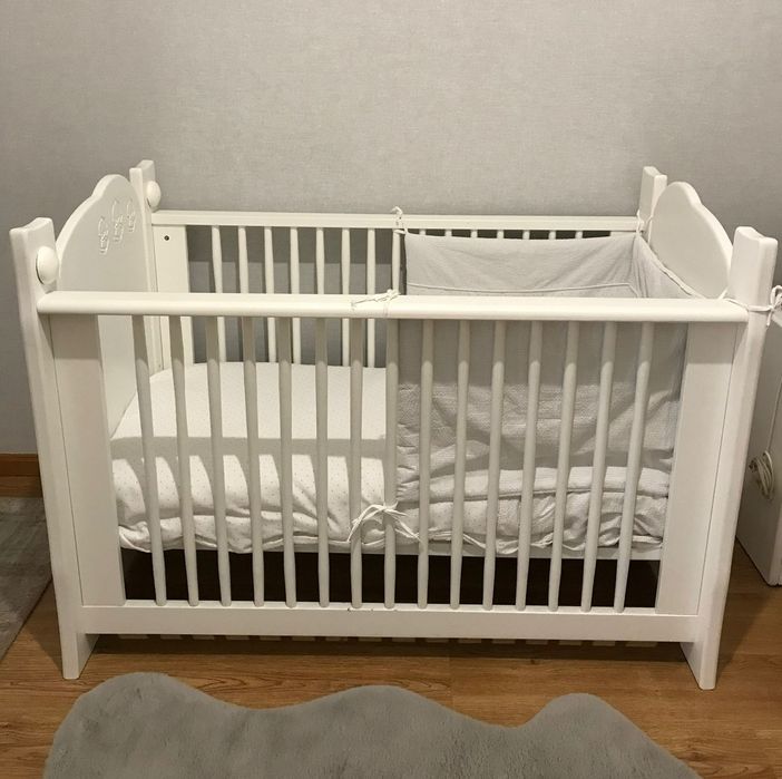 Berço lacado + colchão