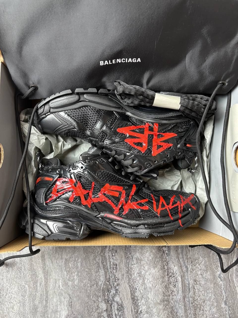 Кросівки Balenciaga Runner Graffiti чорні 43
