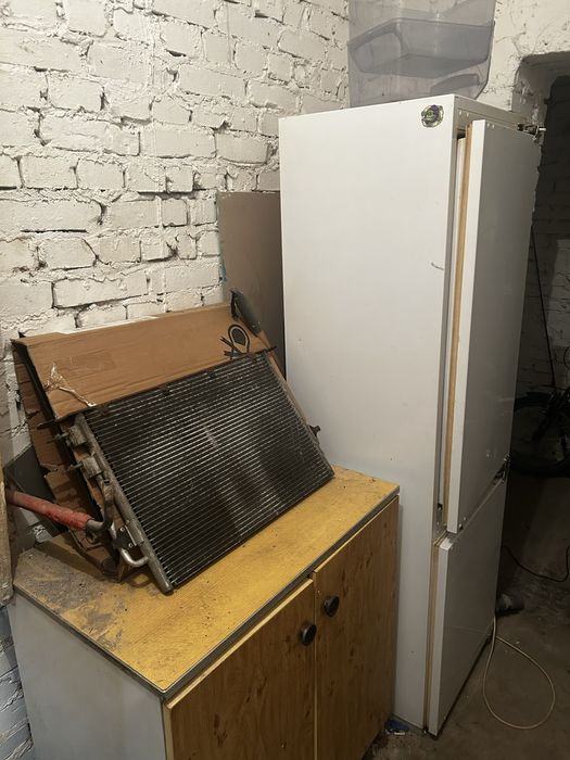 Oddam za darmo lodówkę i szafkę