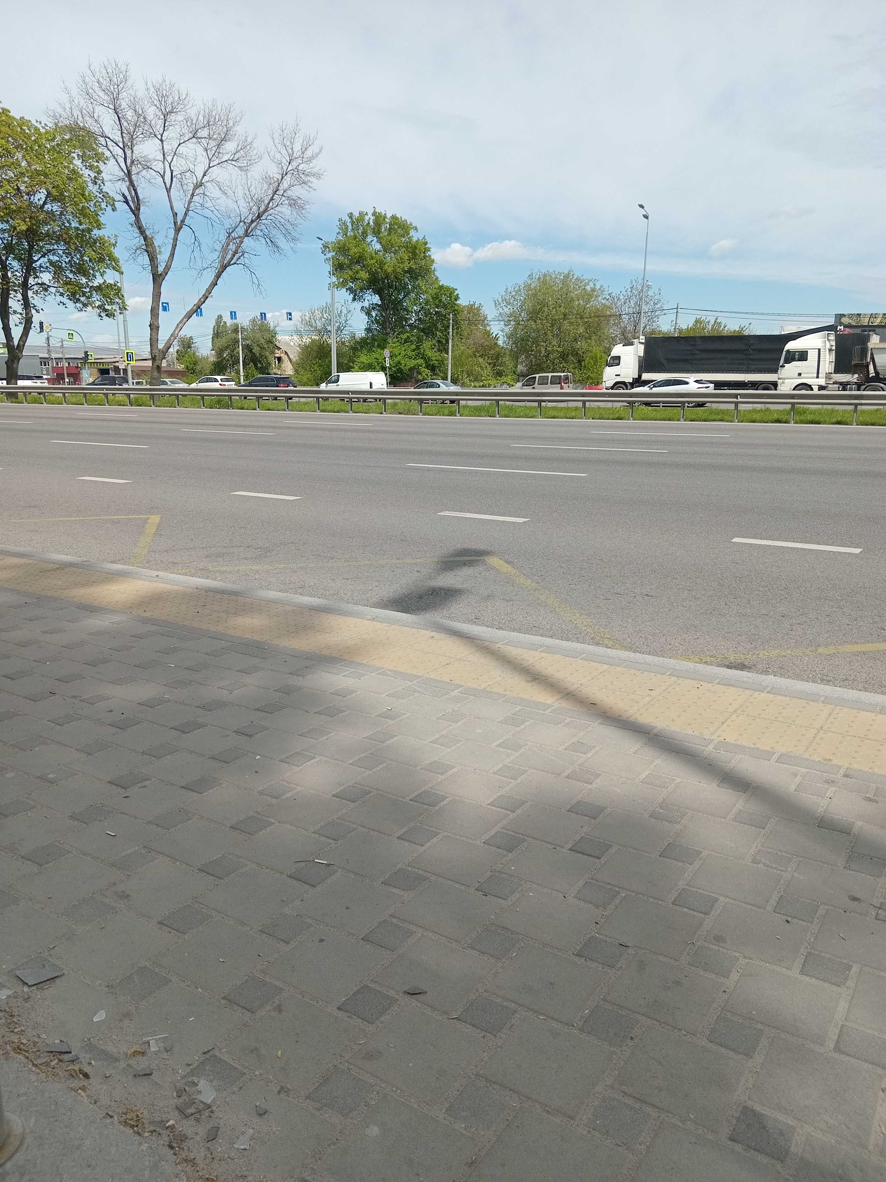 Продам 1/2 будинку у Києві. Є сотки!