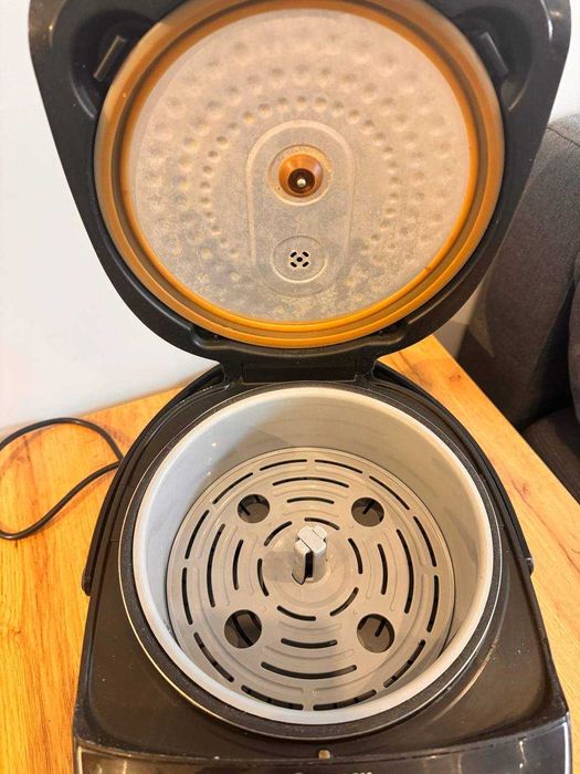 Мультиварка Bosch MUC22B42RU