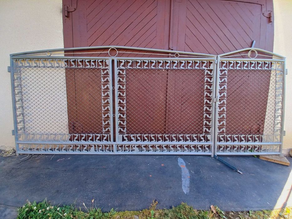 Брама з фірткою.