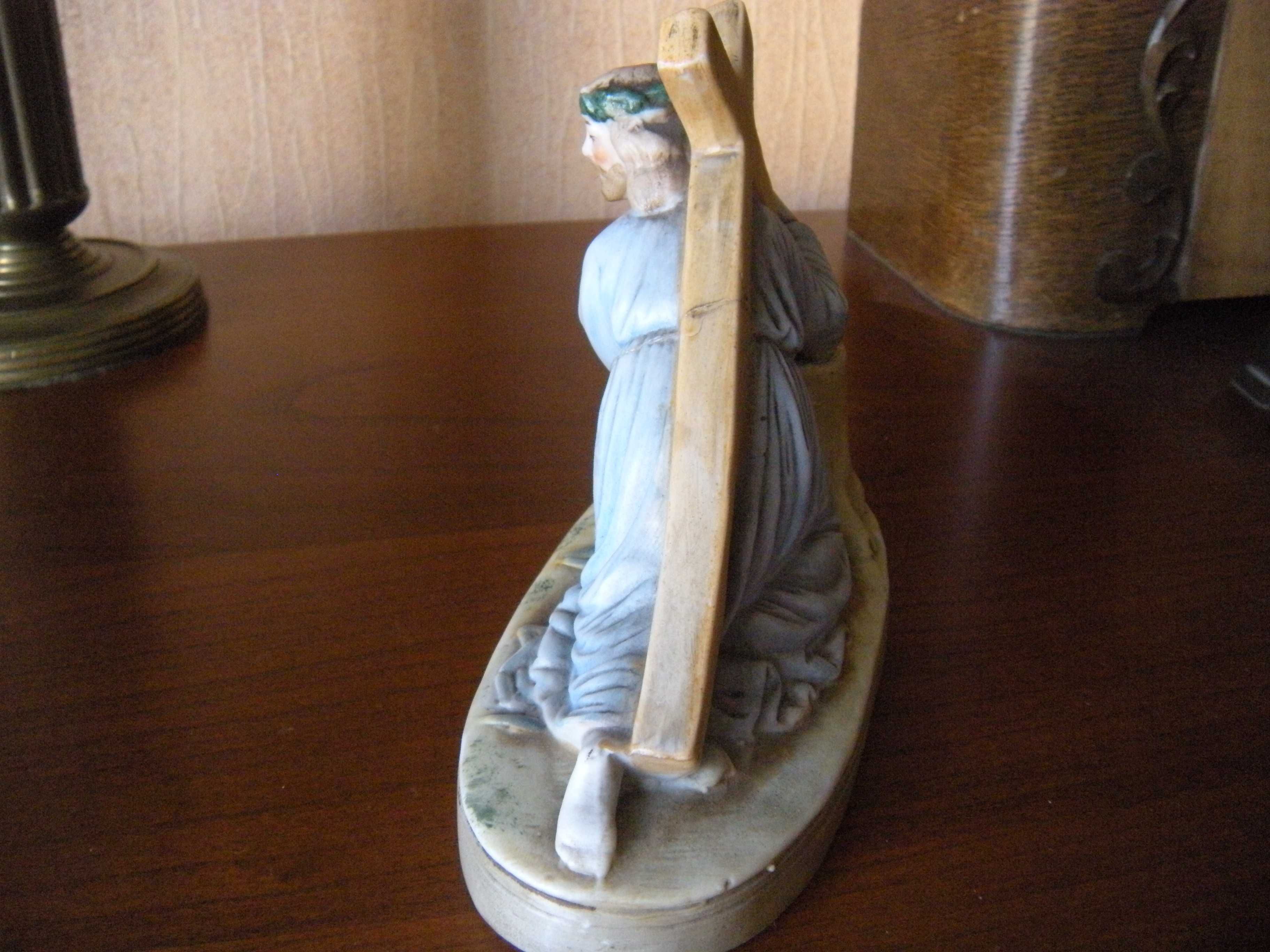 stara figurka Jezus Chrystus krzyż porcelana biskwit
