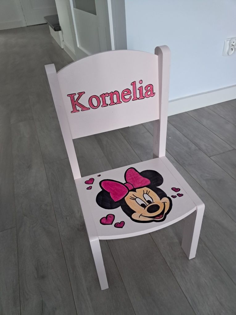 Stolik i krzesełko z grawerem
