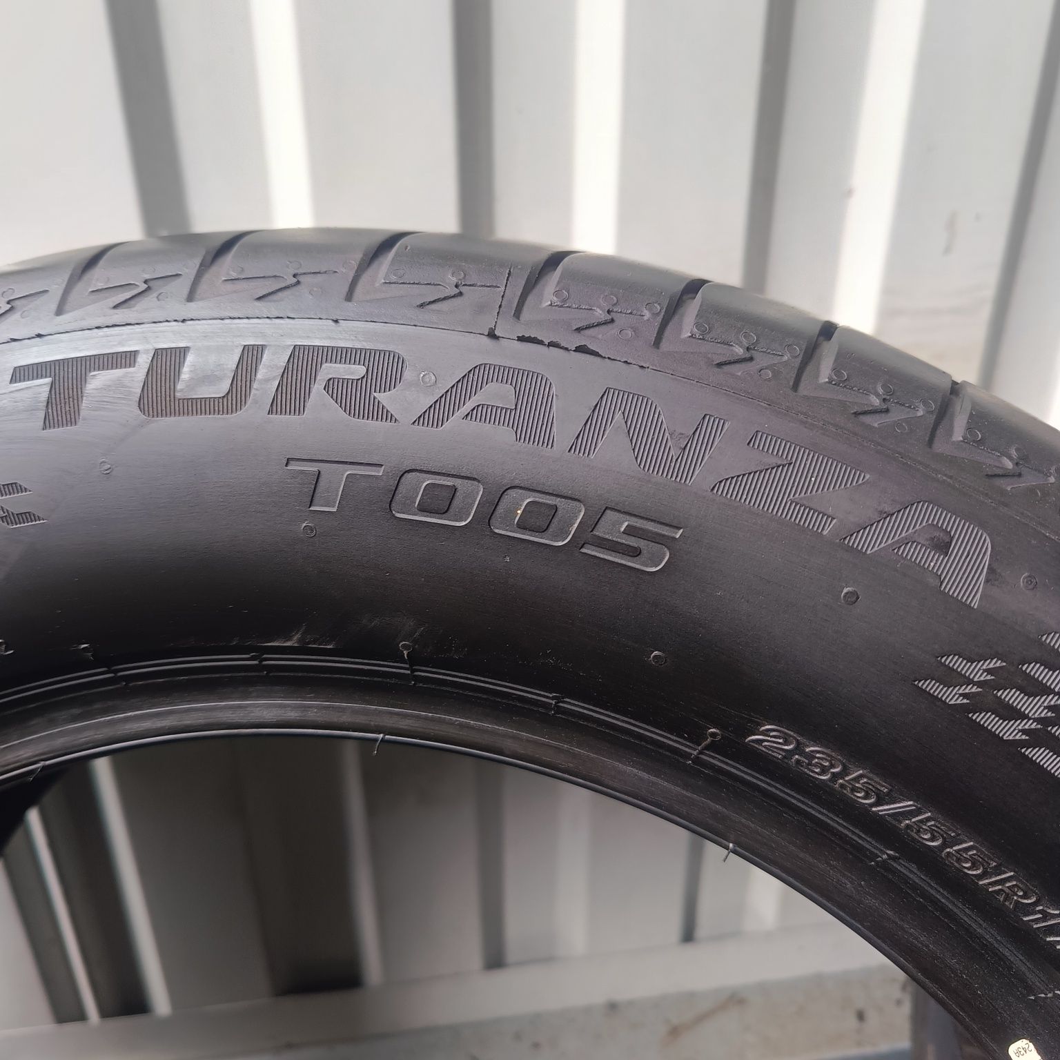 Dwie opony Bridgestone Turanza t005 235/55 R17