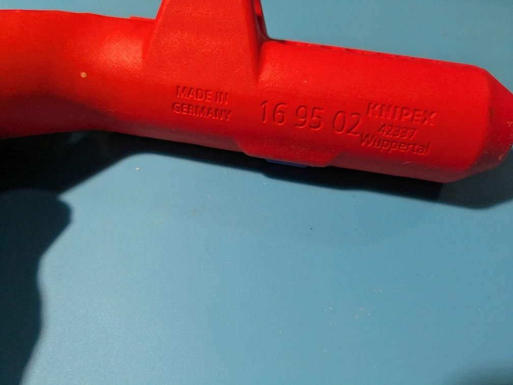 Knipex 16 95 02 ErgoStrip для шульги (леворукий)