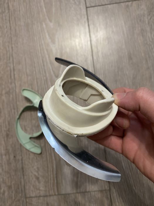 Комлектуючі комбайну PHILIPS HR 7605