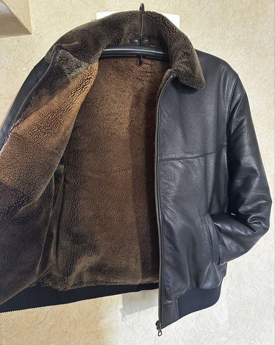 Чоловіча, чорна, шкіряна зимова куртка