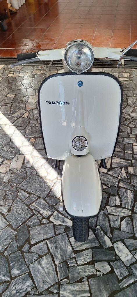 Vespa 50s em bom estado