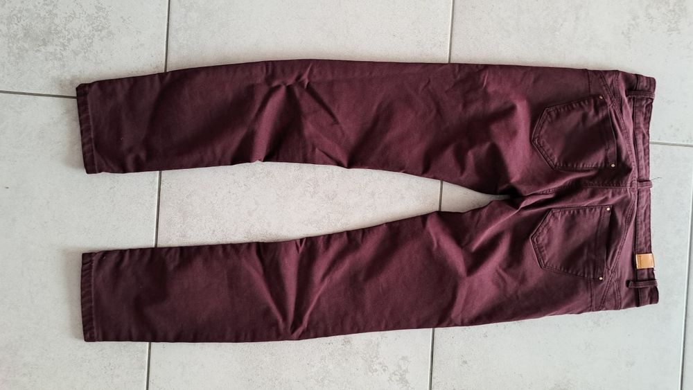 Spodnie damskie Stradivarius