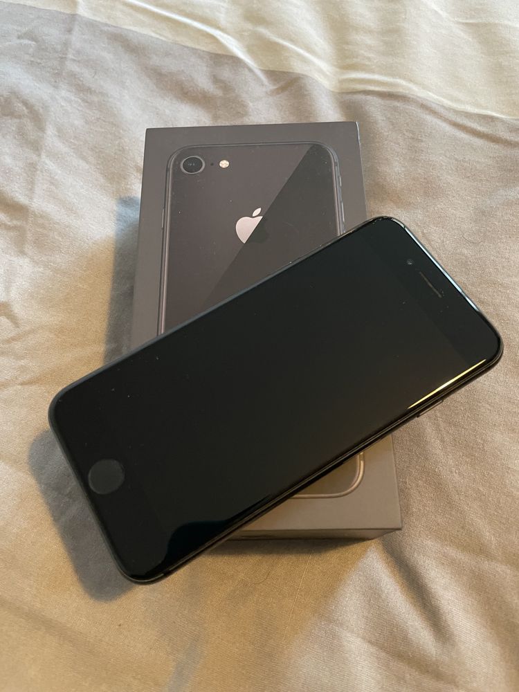 Iphone 8 64GB Preto Livre