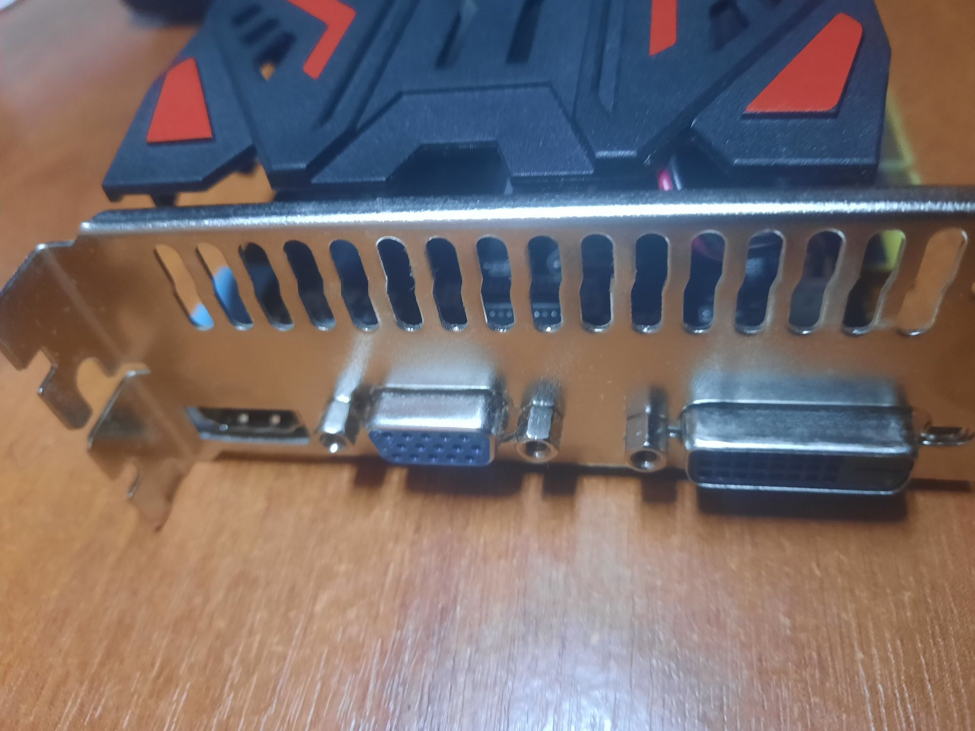 GTX 550 TI 4GB 128BIT