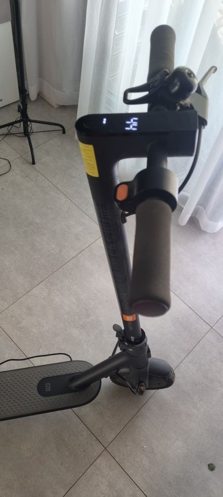 Hulajnoga elektryczna Xiaomi Redmi 25km/h