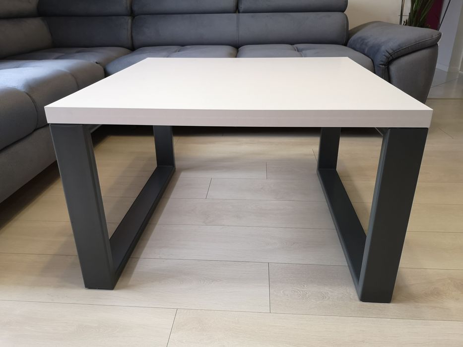 Stolik kawowy biały