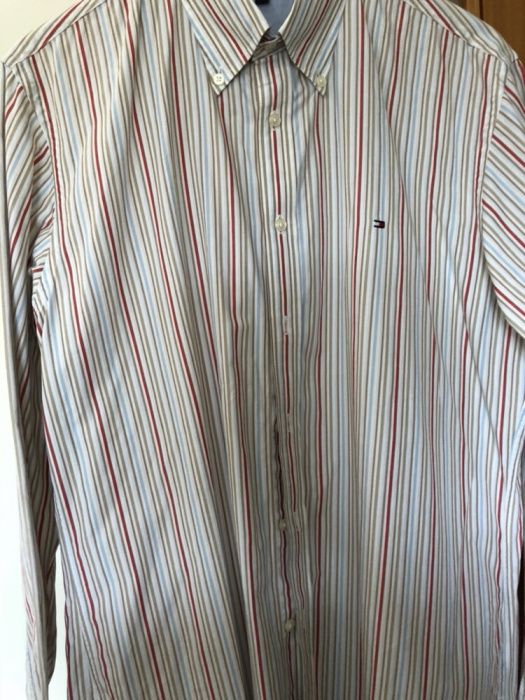 Camisas das marcas Carolina Herrera, façonnable, hilfiger e MD