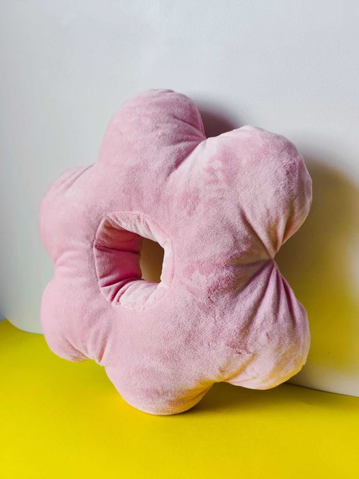 Poduszka piercingowa donut do spania i przekłuwania uszu KWIATEK róż