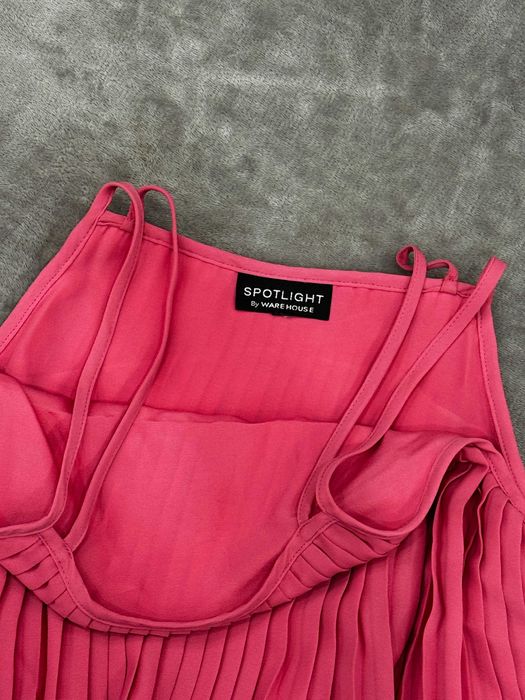 Вишукане рожеве плаття в плісіровку на бретелях плиссе розовое