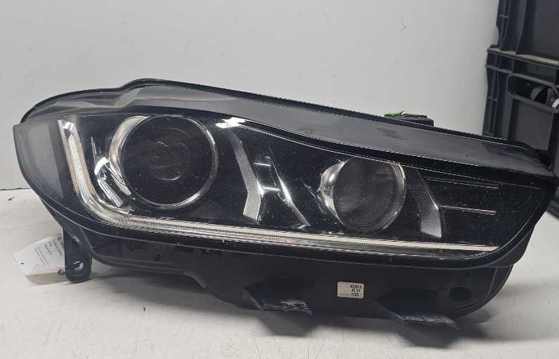 Фари Jaguar XE Xenon