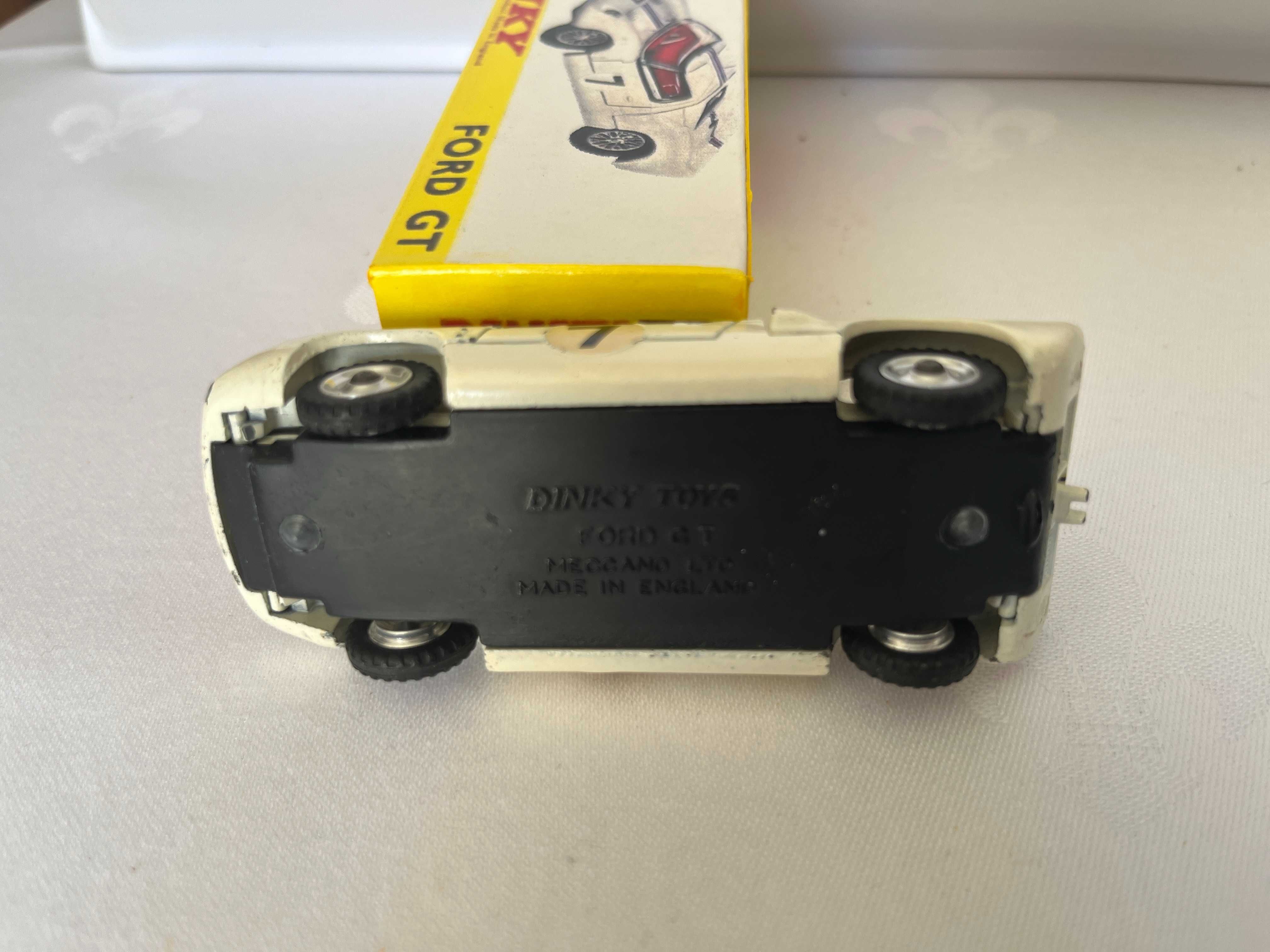 215 Dinky Toys – Ford GT Racing Car (plastic headlights RARO) - 1/43