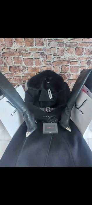 Elegancki czarny płaszcz z kolekcji Marki Guess