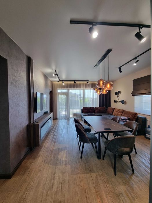 Продам будинок у котеджному містечку