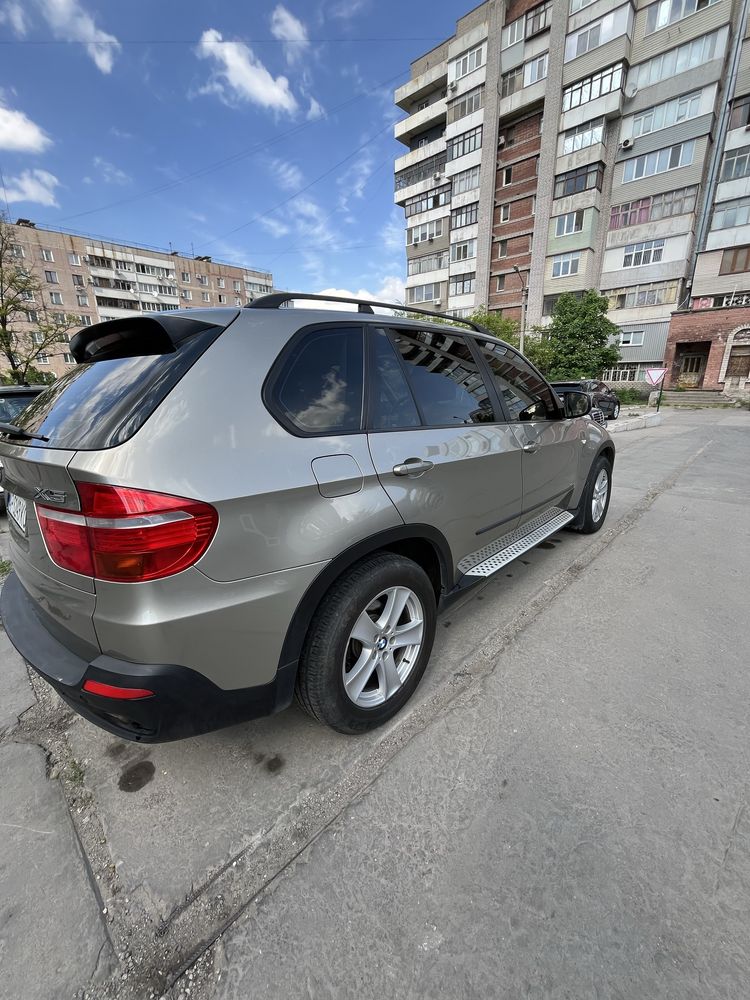 Продам BMW E70.