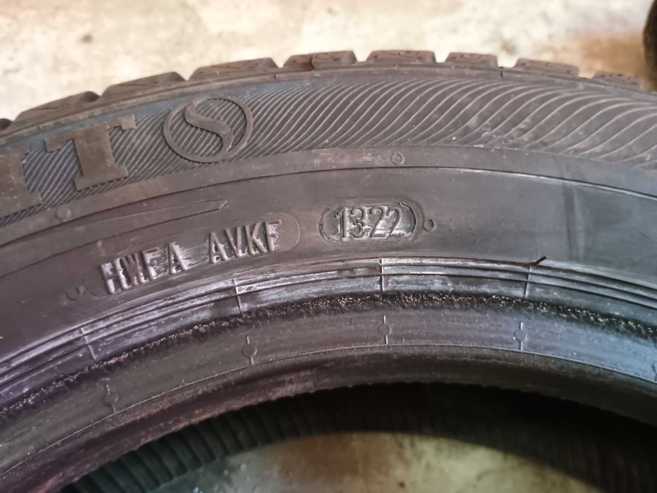 Opony 135/80/13 zimowe 2 sztuki.