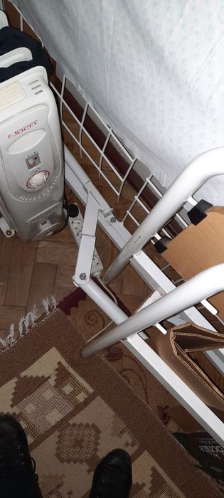 Cama ortopédica e cadeira para duche