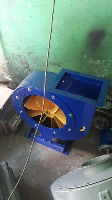 В ентилятор на тирсу. Транспортний вентилятор.