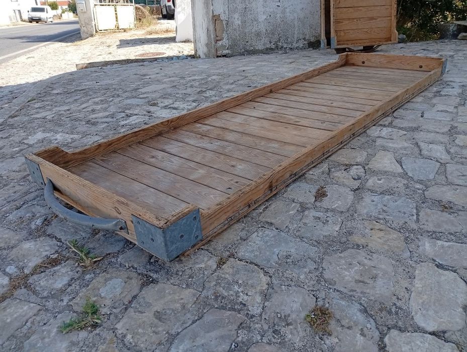 Antigos tabuleiros de pão