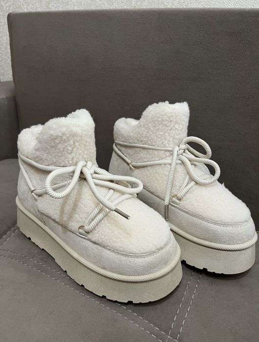 Місяцеходи жіночі молочні чорні 38р 38,5р 39р жіноче взуття