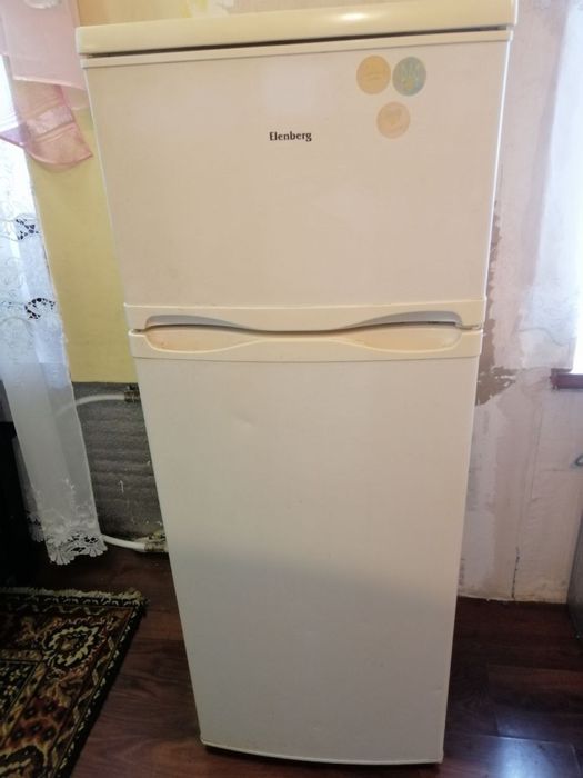 Продам не рабочий холодильник