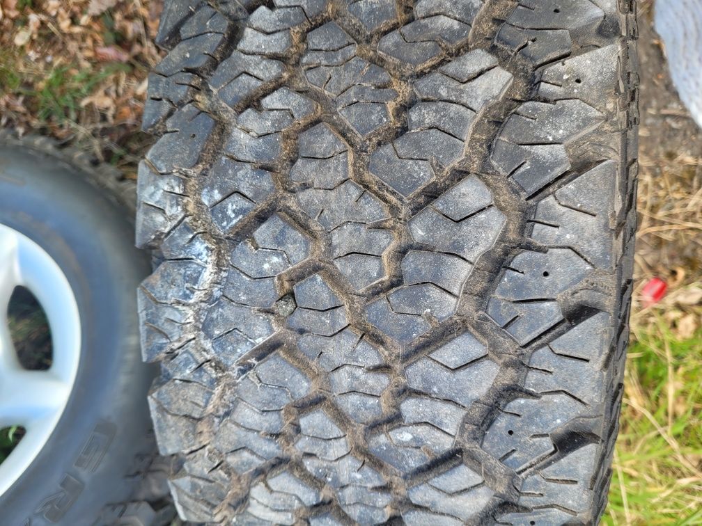 Колеса 255/70R15 з дисками болото