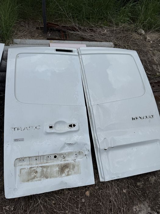 Двері задні Рено Трафік 3