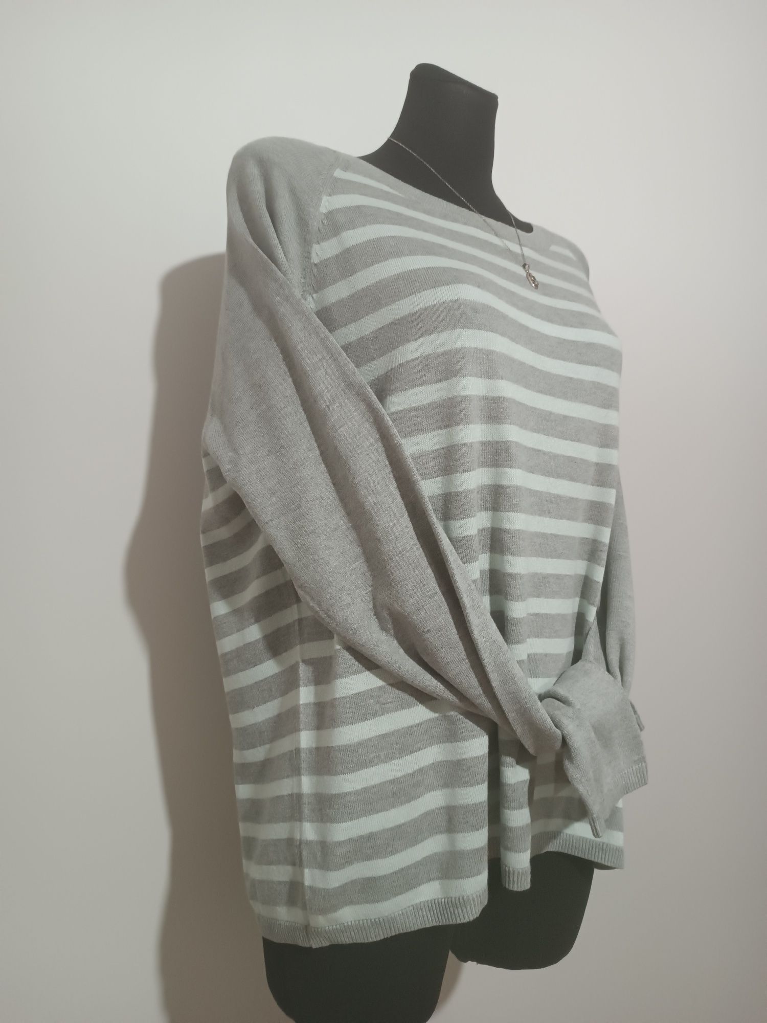 Szaro-miętowy sweter firmy Gap używany rozmiar L 40/42