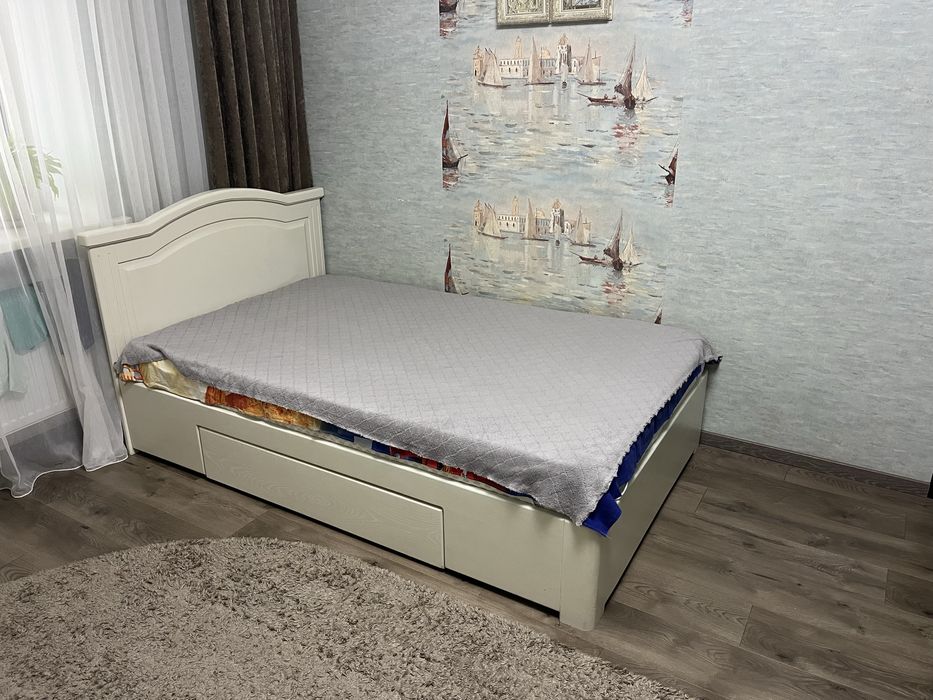 Ліжко деревяне (вільха) з матрацом