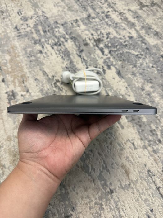 MacBook Pro 13 2020 16/512gb with touch bar