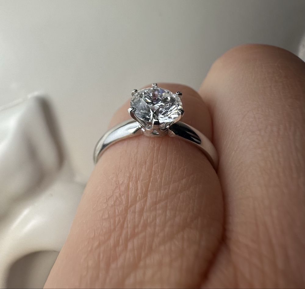 Золота каблучка з CVD діамантом,1.03 ct.,2/3,16.8 роз.750 проба,4 грам