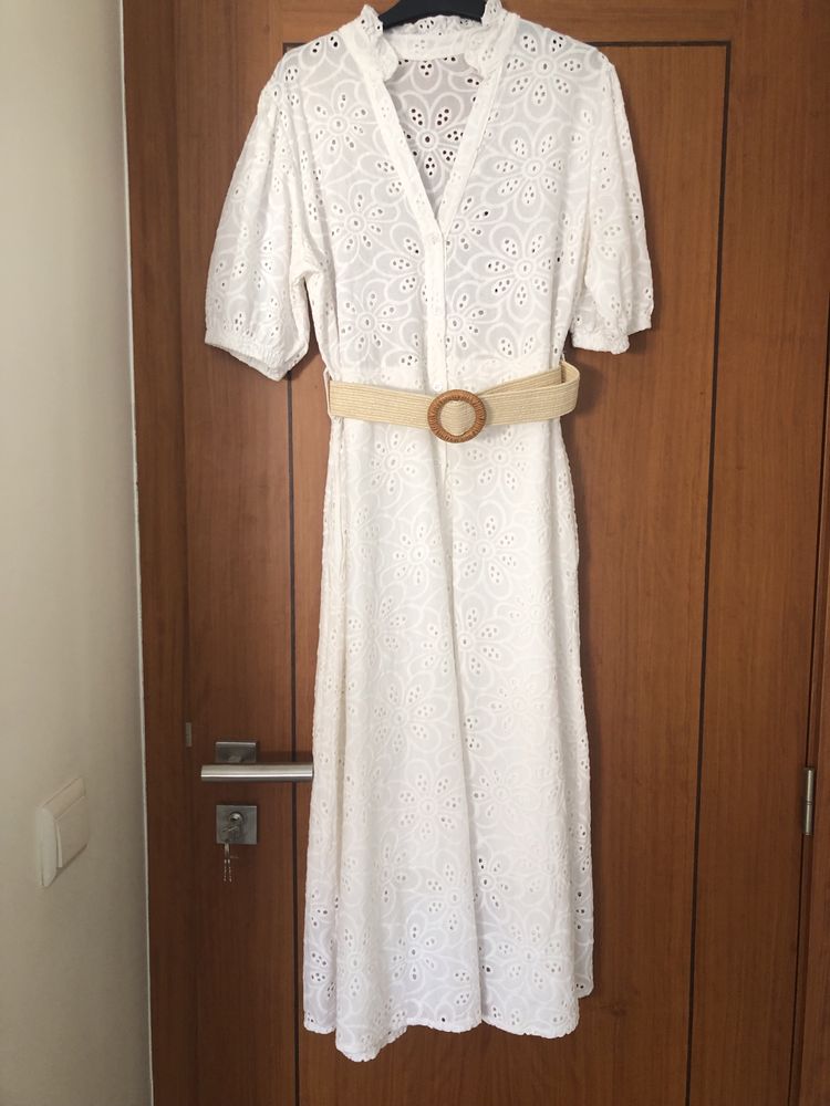 Vestido bordado inglês
