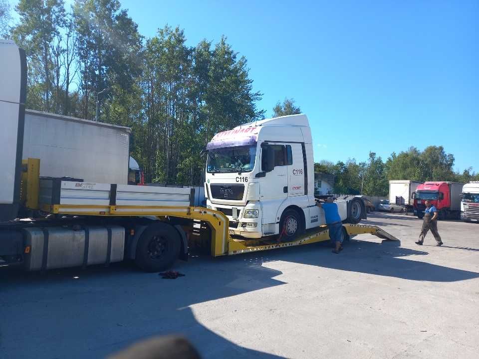 Niskopodwozie Naczepa Wynajem Lawety Transport Ciągników Siodłowych