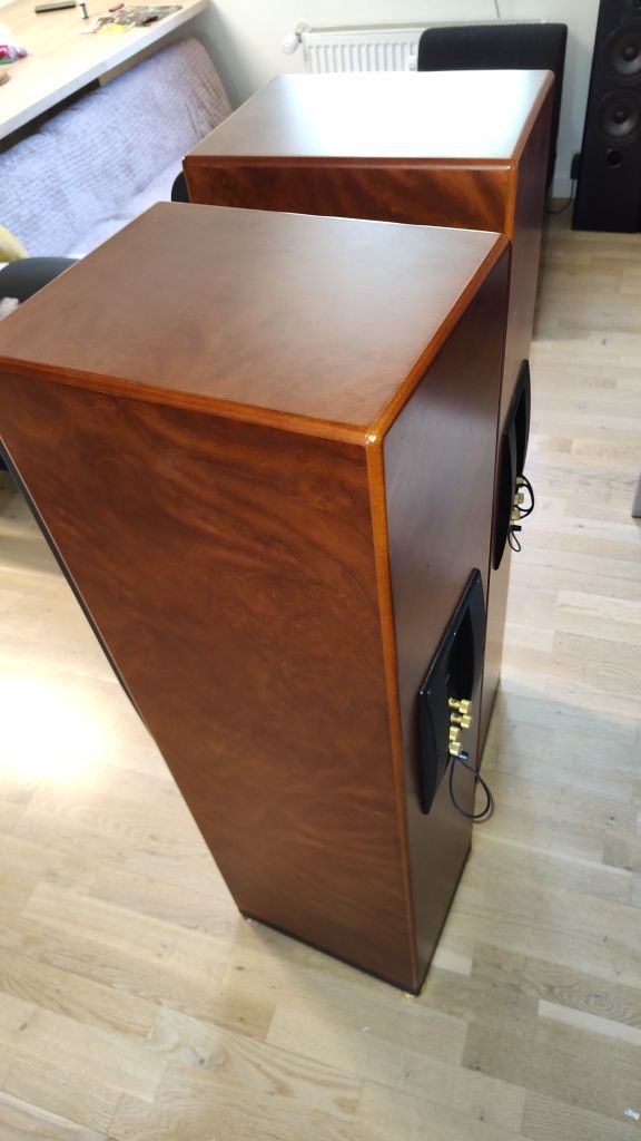 KEF Reference Model Three