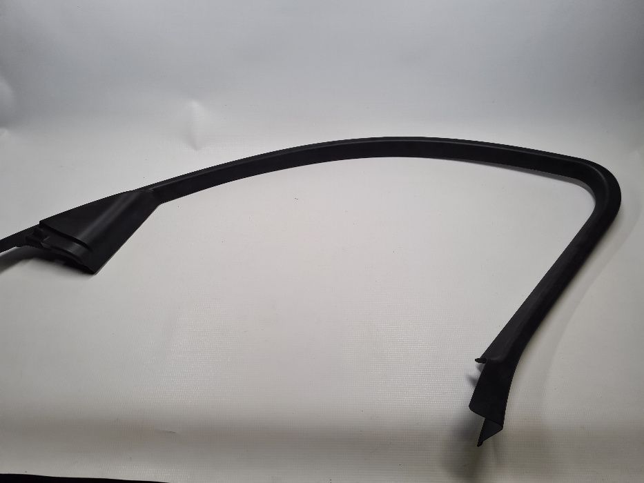 Osłona ramy szyby drzwi przód prawa BMW E90 E91 E90N E91N LCI NOWA