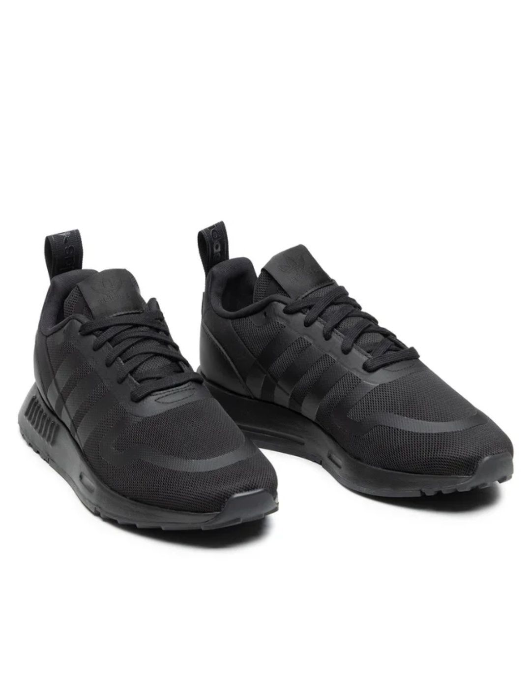 Чоловічі кросівки Adidas MULTIX
Core Black / Core Black / Core Black