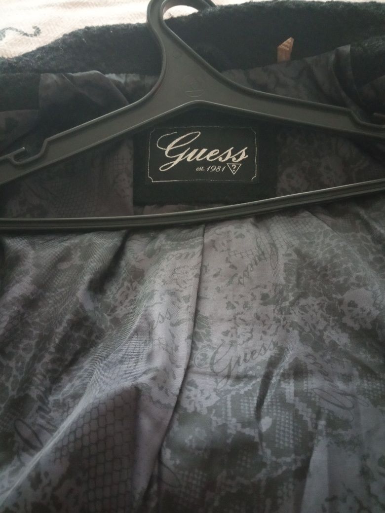 Продам женское пальто GUESS