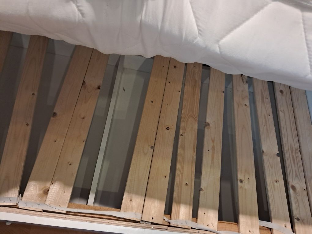Łóżko dziecięce 80cm x 160 cm z materacem