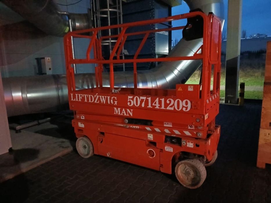 Wynajem podnośnika nożycowego